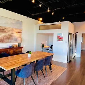 Apartment Sunny Penthouse On 17th Ave, 1 Bedroom, 1 Loft Bed With Ladder, 1 Sofa Bed, Sleeps 6, Downtown, Calgary