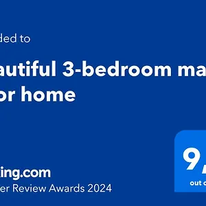 Apartment Beautiful 3-bedroom Main Floor, Calgary